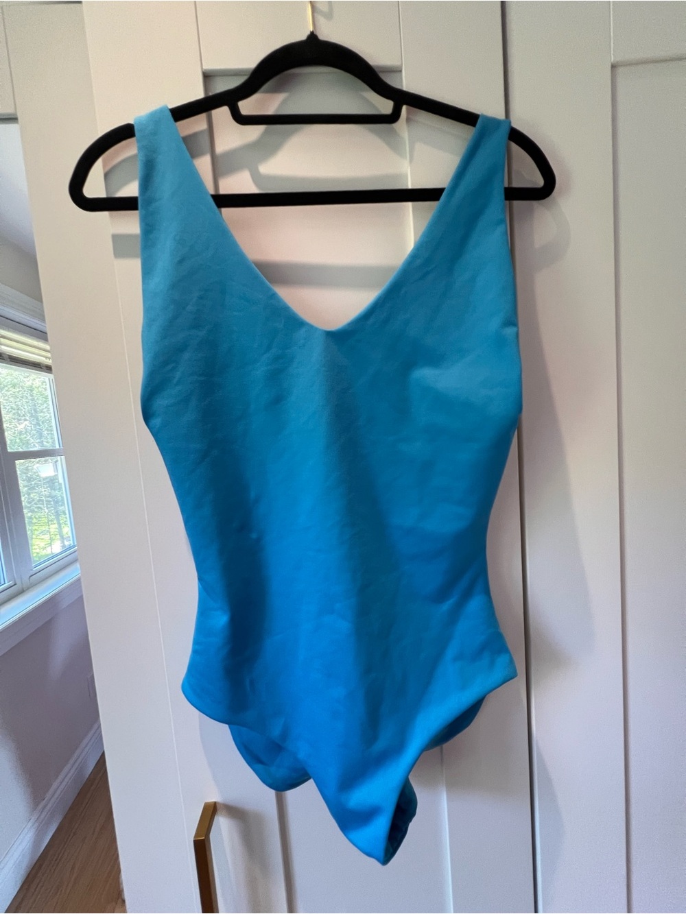 Londre Minimalist Suit in Malibu Blue